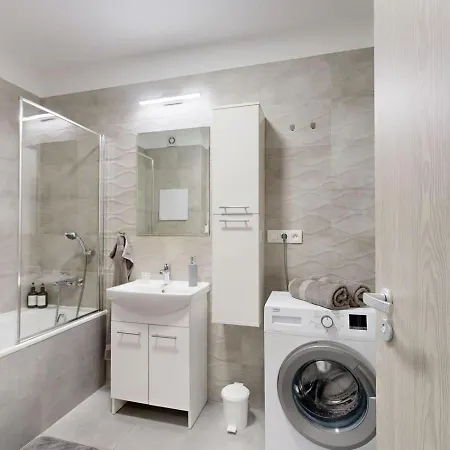 Salan West * Galanta